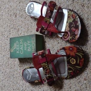 NEW NEVER WORN Madeline size 7M flip flops sandals colorful flats